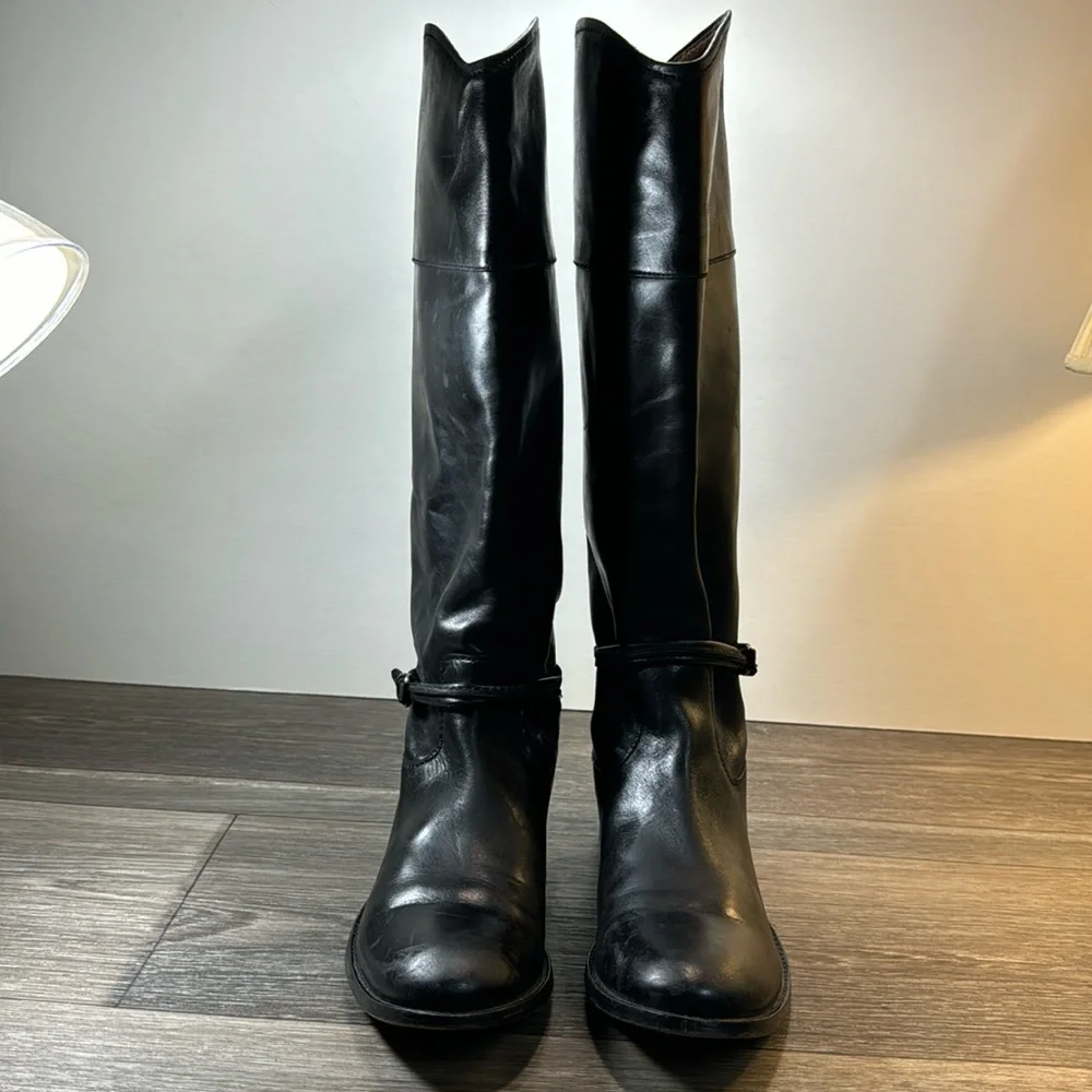 Frye black leather tall boots woman’s size 7B (d3)